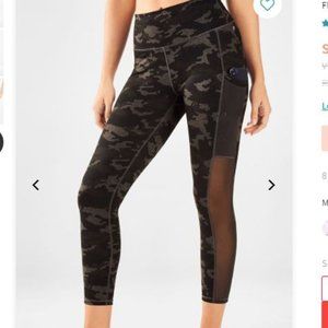 Mila High-Waisted Pocket Capri